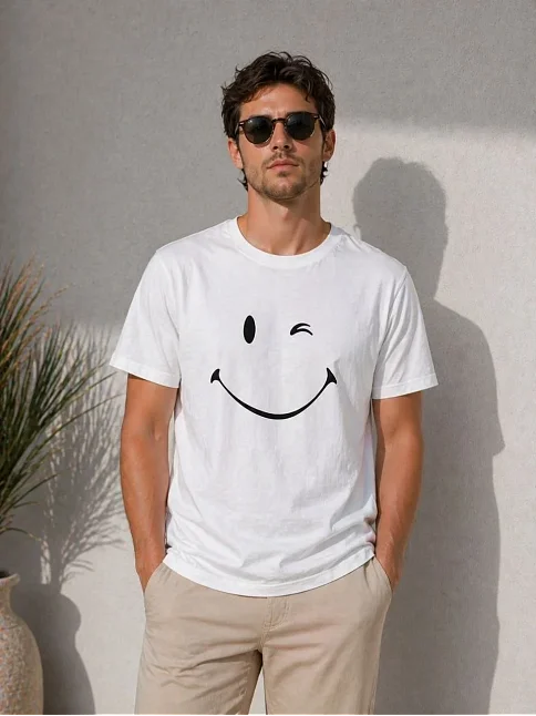 Erkek Minimal Gülümseyen Yüz Baskılı Tişört Kısa Kol Yazlık T-shirt - Beyaz Erkek Minimal Gülümseyen Yüz Baskılı Tişört Kısa Kol Yazlık T-shirt - Beyaz