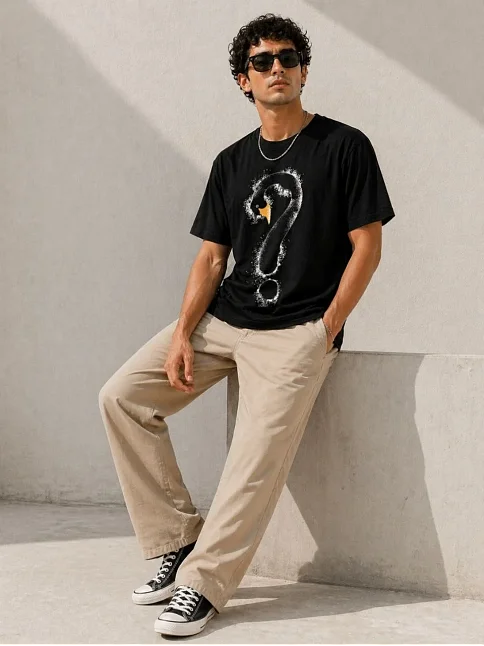 Erkek Kuğu Figürlü Soru İşareti Baskılı Tişört Kısa Kol T-shirt - Siyah Erkek Kuğu Figürlü Soru İşareti Baskılı Tişört Kısa Kol T-shirt - Siyah