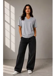 Kadın V Yaka Basic Tişört Kısa Kol Yazlık Regular Fit T-shirt - Gri Kadın V Yaka Basic Tişört Kısa Kol Yazlık Regular Fit T-shirt - Gri