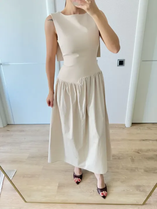 Krep Arkası Kanat Arka Ön Pens Detaylı Uzun Kadın Elbise - Bej Krep Arkası Kanat Arka Ön Pens Detaylı Uzun Kadın Elbise - Bej