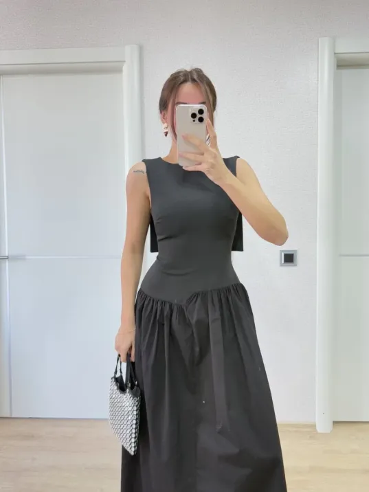 Krep Arkası Kanat Arka Ön Pens Detaylı Uzun Kadın Elbise - Siyah Krep Arkası Kanat Arka Ön Pens Detaylı Uzun Kadın Elbise - Siyah