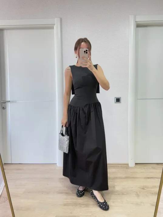 Krep Arkası Kanat Arka Ön Pens Detaylı Uzun Kadın Elbise - Siyah Krep Arkası Kanat Arka Ön Pens Detaylı Uzun Kadın Elbise - Siyah