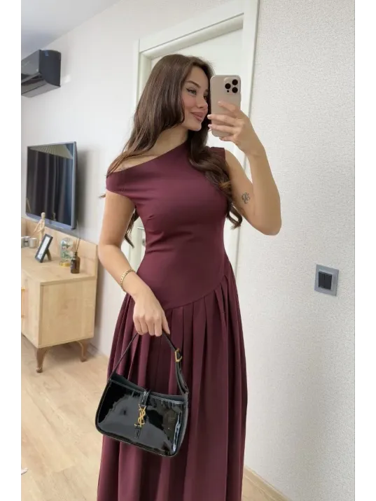 Asimetrik Düşük Yaka Kolsuz Uzun Elbise - Bordo Asimetrik Düşük Yaka Kolsuz Uzun Elbise - Bordo
