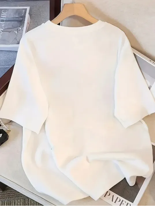 Kadınlar için Şık Siyah Kedi Grafik Tişört - Oversize Kısa Kollu Üst, Nefes Alabilir Polyester Karışımı, Makinede Yıkanabilir - Mükemmel Yaz Modası - Beyaz