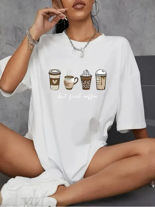 20/1 Penye Compack Baskılı Oversize Kahve Desenli Kadın Kısa Kol T-shirt - Beyaz 20/1 Penye Compack Baskılı Oversize Kahve Desenli Kadın Kısa Kol T-shirt - Beyaz