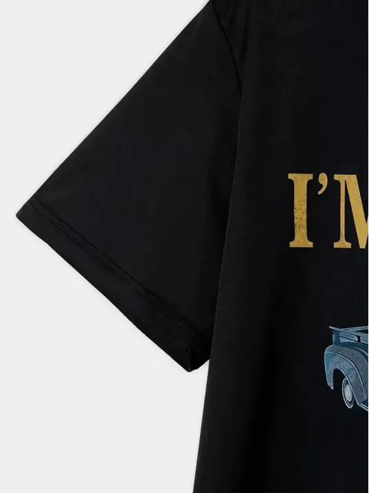 Erkek Vintage Araba Grafik T-shirt - "ben Yaşlı Değilim Ben Bir Klasiğim" Esprili Baskı  Nefes Alabilir Kumaş, Günlük Yaz Ve Yıl Boyu Giyim İçin Oversize Kısa Kollu Tişört - Siyah