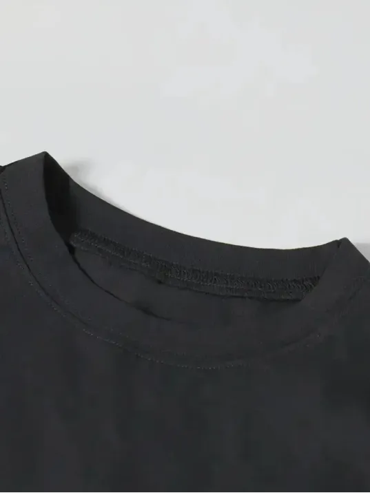 Ördek Baskılı ve Yuvarlak Yakalı Kadın Günlük Büyük Boy Siyah Tişört. - Siyah Ördek Baskılı ve Yuvarlak Yakalı Kadın Günlük Büyük Boy Siyah Tişört. - Siyah