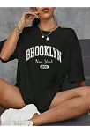 Brooklyn Harf Baskılı Düşük Omuzlu T-shirt, Rahat Kısa Kollu Bol T-shirt, Kadın Giyim - Siyah