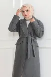 Kadın Kaşe Kaban – Uzun Boy Kruvaze Yaka Kuşaklı Tesettür Kaşe Kışlık Kaban, Astarlı Şık Yünlü Dokuma Oversize Rahat Kalıp Cepli Düğmeli Modern Kap Modeli - Gri