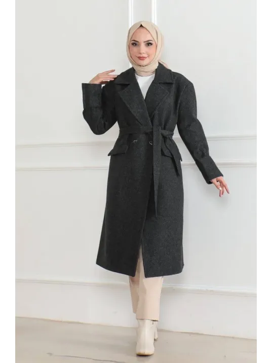 Kadın Kaşe Kaban – Uzun Boy 115 cm Kruvaze Yaka Kuşaklı Astarlı Kışlık Tesettür Kaban, Yünlü Dokuma Kaşmir Kumaş, Cepli Oversize Rahat Kalıp Şık Modern Kaban Mont Modeli (Günlük ve Özel Gün Kombinlerine Uygun) - Siyah