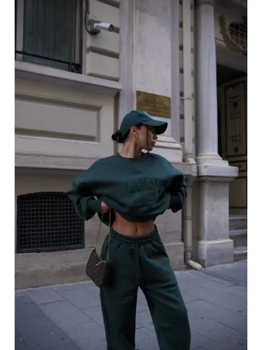 Bisiklet Yaka Nakış İşlemeli Üç İplik Sweat Takım - Yeşil Bisiklet Yaka Nakış İşlemeli Üç İplik Sweat Takım - Yeşil