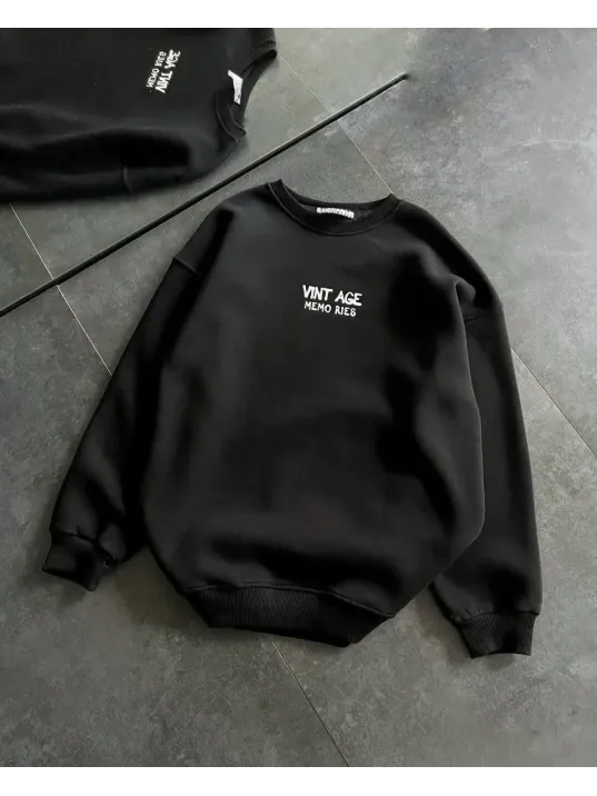 Bisiklet Yaka Üç İplik Baskılı Oversize SweatShirt - Siyah Bisiklet Yaka Üç İplik Baskılı Oversize SweatShirt - Siyah