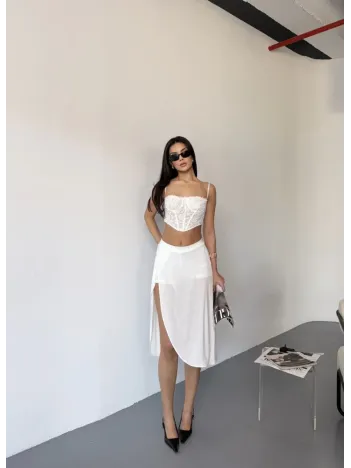 Çepli Şortlu Yırtmaçlı Etek - Beyaz Çepli Şortlu Yırtmaçlı Etek - Beyaz