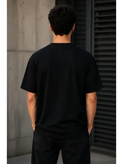 Erkek Gotik Yazı Baskılı Oversize Bisiklet Yaka T-shirt - Siyah Erkek Gotik Yazı Baskılı Oversize Bisiklet Yaka T-shirt - Siyah