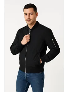 Erkek Bomber Mont Ceket – Fermuarlı, Kapitone İçi Astarlı, Su İtici Kumaş, Regular Fit, Uzun Kollu, Yandan Cepli, Bahar & Kış Rahat Günlük Stil - Siyah