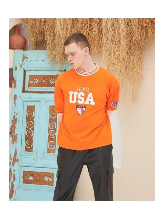 Erkek Nakış İşlemeli Ribanalı Oversize T-shirt - Turuncu Erkek Nakış İşlemeli Ribanalı Oversize T-shirt - Turuncu