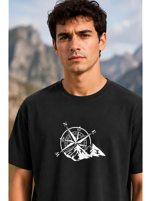 Erkek Outdoor Pusula Dağ Baskılı Kısa Kollu Oversize T-shirt - Siyah Erkek Outdoor Pusula Dağ Baskılı Kısa Kollu Oversize T-shirt - Siyah