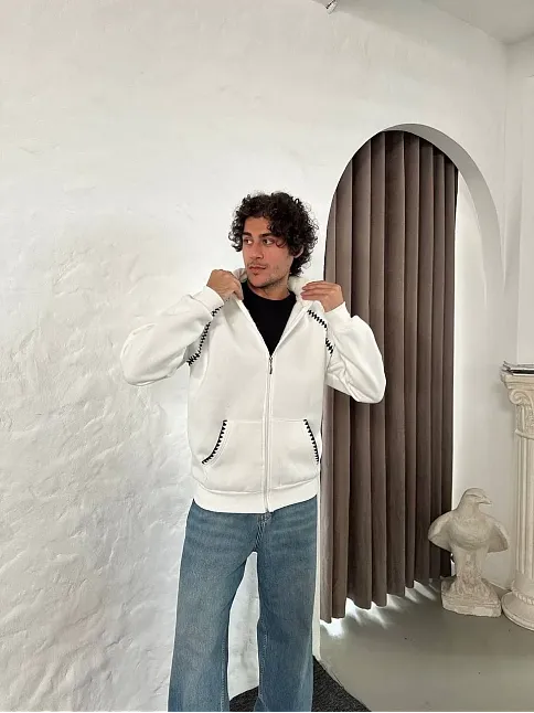 Erkek Oversize Dik Yaka Fermuarlı Sweatshirt - Zincir Nakışli Kanguru Cepli - Beyaz