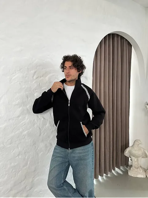 Erkek Oversize Dik Yaka Fermuarlı Sweatshirt - Zincir Nakışli Kanguru Cepli - Siyah