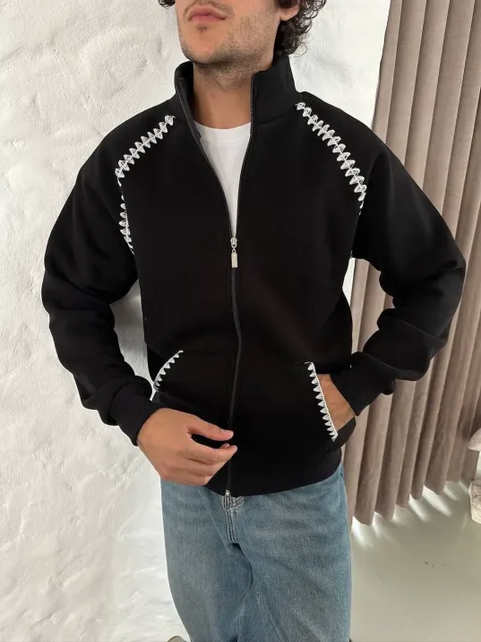 Erkek Oversize Dik Yaka Fermuarlı Sweatshirt - Zincir Nakışli Kanguru Cepli - Siyah Erkek Oversize Dik Yaka Fermuarlı Sweatshirt - Zincir Nakışli Kanguru Cepli - Siyah