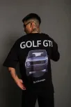 Erkek Oversize Baskılı Tişört – Golf Gtı Retro Araba Desenli, Ön & Arka Dijital Baskı, Sokak Modası Stil - Siyah Erkek Oversize Baskılı Tişört – Golf Gtı Retro Araba Desenli, Ön & Arka Dijital Baskı, Sokak Modası Stil - Siyah