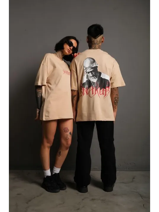 Erkek Oversize Tişört – Beyaz 24/1 Penye Kumaş, Bisiklet Yaka, Ön & Arka Baskılı, Streetwear Tarzı Rahat Büyük Kalıp T-Shirt - Bej Erkek Oversize Tişört – Beyaz 24/1 Penye Kumaş, Bisiklet Yaka, Ön & Arka Baskılı, Streetwear Tarzı Rahat Büyük Kalıp T-Shirt - Bej