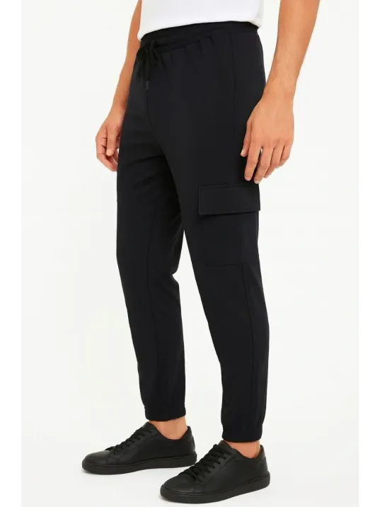 Erkek Siyah Jogger Eşofman Altı Rahat Kalıp, Kargo Cepli, Lastikli Paça, Günlük Spor Pantolon - Siyah Erkek Siyah Jogger Eşofman Altı Rahat Kalıp, Kargo Cepli, Lastikli Paça, Günlük Spor Pantolon - Siyah