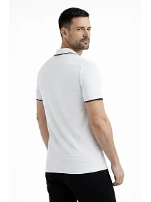 Erkek Triko Kumaş Yakalı Düğmesiz Açık Yaka Fitilli Kısa Kollu Regular Fit Tişört T-shirt - Beyaz