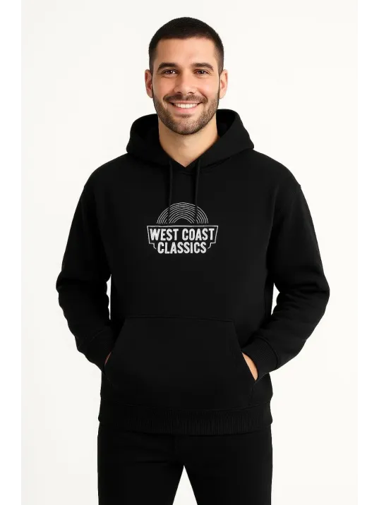 Erkek Kapşonlu Sweatshirt – Oversize Üç İplik Şardonlu Hoodie, “West Coast Classics” Ön & Arka Baskılı, Kanguru Cepli Kışlık Günlük Stil - Siyah Erkek Kapşonlu Sweatshirt – Oversize Üç İplik Şardonlu Hoodie, “West Coast Classics” Ön & Arka Baskılı, Kanguru Cepli Kışlık Günlük Stil - Siyah