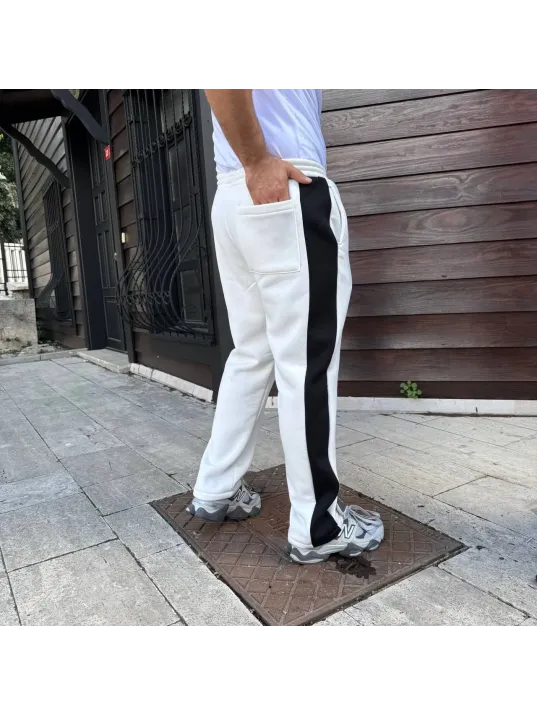 Erkek Üç İplik Kışlık Pamuklu Yandan Garneli Kalın Şeritli Cepli Eşofman Altı - Beyaz Erkek Üç İplik Kışlık Pamuklu Yandan Garneli Kalın Şeritli Cepli Eşofman Altı - Beyaz