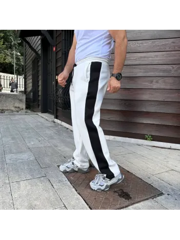 Erkek Üç İplik Kışlık Pamuklu Yandan Garneli Kalın Şeritli Cepli Eşofman Altı - Beyaz Erkek Üç İplik Kışlık Pamuklu Yandan Garneli Kalın Şeritli Cepli Eşofman Altı - Beyaz