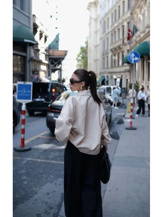 Fermuarlı Gömlek Yaka Bomber Ceket - Beyaz Fermuarlı Gömlek Yaka Bomber Ceket - Beyaz