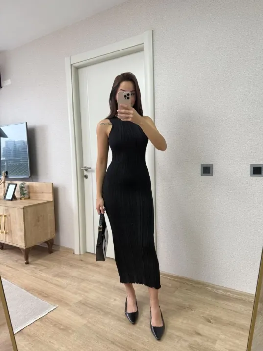 Fitilli Triko Elbise Kolsuz Sırtı Kapalı Maxi Uzun Boy - Siyah Fitilli Triko Elbise Kolsuz Sırtı Kapalı Maxi Uzun Boy - Siyah