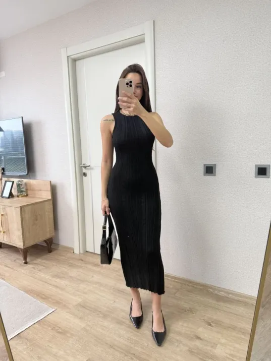 Fitilli Triko Elbise Kolsuz Sırtı Kapalı Maxi Uzun Boy - Siyah Fitilli Triko Elbise Kolsuz Sırtı Kapalı Maxi Uzun Boy - Siyah