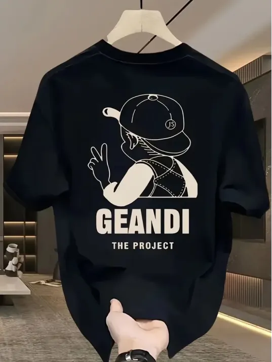 Geniş Kesim Pamuklu Tişört - "GANDHI The Project" Baskılı, Siyah, Rahat Kesim, Kısa Kollu, Günlük Kıyafet, Her Gün Giyilebilecek Tişört- Siyah Geniş Kesim Pamuklu Tişört - "GANDHI The Project" Baskılı, Siyah, Rahat Kesim, Kısa Kollu, Günlük Kıyafet, Her Gün Giyilebilecek Tişört- Siyah