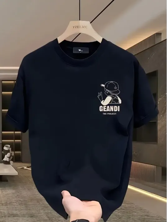 Geniş Kesim Pamuklu Tişört - "GANDHI The Project" Baskılı, Siyah, Rahat Kesim, Kısa Kollu, Günlük Kıyafet, Her Gün Giyilebilecek Tişört- Siyah