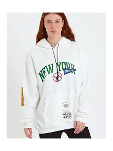 Kadın Baskılı Kapüşonlu Sweatshirt - Beyaz