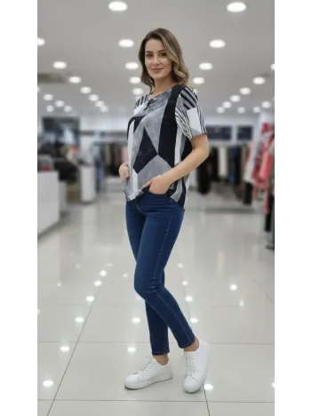 Kadın Desenli Püsküllü Viskon Bluz Bebe Yaka Kısa Kollu Big Size Rahat Kesim - Desenli