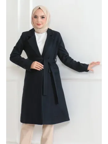 Kadın Kaşe Kaban – Uzun Boy Kruvaze Yaka, Kuşaklı Tesettür Kışlık Kaban, Astarlı Şık Yünlü Dokuma Oversize Rahat Kalıp, Cepli Modern Kaşe Mont Modeli - Lacivert