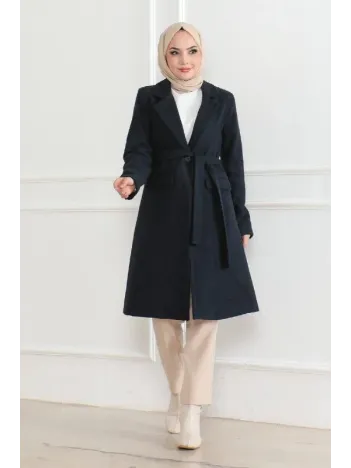 Kadın Kaşe Kaban – Uzun Boy Kruvaze Yaka, Kuşaklı Tesettür Kışlık Kaban, Astarlı Şık Yünlü Dokuma Oversize Rahat Kalıp, Cepli Modern Kaşe Mont Modeli - Lacivert Kadın Kaşe Kaban – Uzun Boy Kruvaze Yaka, Kuşaklı Tesettür Kışlık Kaban, Astarlı Şık Yünlü Dokuma Oversize Rahat Kalıp, Cepli Modern Kaşe Mont Modeli - Lacivert
