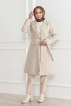 Kadın Kaşe Kaban – Uzun Boy Kruvaze Yaka, Kuşaklı Tesettür Kışlık Kaban, Astarlı Şık Yünlü Dokuma Oversize Rahat Kalıp, Cepli Modern Kaşe Mont Modeli - Bej