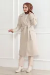 Kadın Kaşe Kaban – Uzun Boy Kruvaze Yaka Kuşaklı Tesettür Kaşe Kışlık Kaban, Astarlı Şık Yünlü Dokuma Oversize Rahat Kalıp Cepli Düğmeli Modern Kap Modeli - Bej