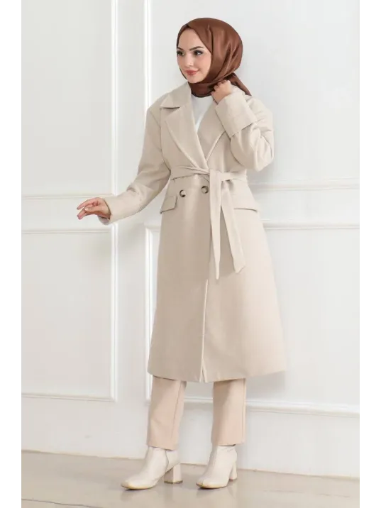 Kadın Kaşe Kaban – Uzun Boy Kruvaze Yaka Kuşaklı Tesettür Kaşe Kışlık Kaban, Astarlı Şık Yünlü Dokuma Oversize Rahat Kalıp Cepli Düğmeli Modern Kap Modeli - Bej
