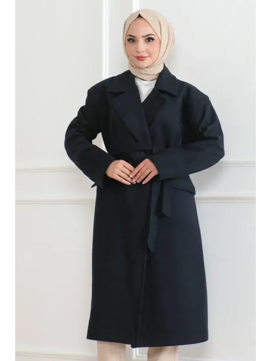 Kadın Kaşe Kaban – Uzun Boy Kruvaze Yaka Kuşaklı Tesettür Kaşe Kışlık Kaban, Astarlı Şık Yünlü Dokuma Oversize Rahat Kalıp Cepli Düğmeli Modern Kap Modeli - Lacivert