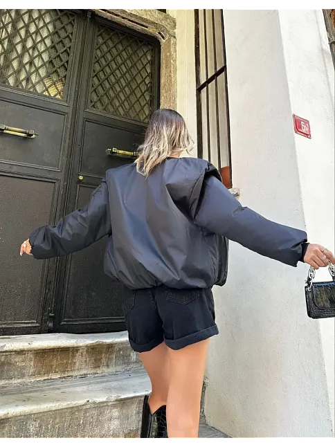 Kadın Oversize Bomber Ceket – Siyah, Fermuarlı, Sokak Modası Tarzı Mont - Siyah