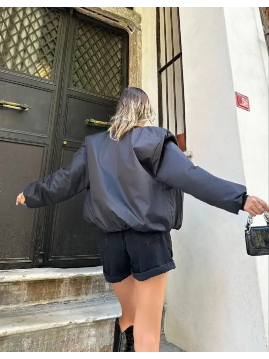 Kadın Oversize Bomber Ceket – Siyah, Fermuarlı, Sokak Modası Tarzı Mont - Siyah