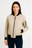 Kadın Bomber Mont Ceket – Fermuarlı, Kapitone İçi Astarlı, Su İtici Kumaş, Regular Fit, Yandan Cepli, Günlük Bahar & Kış Şık Rahat Stil - Bej