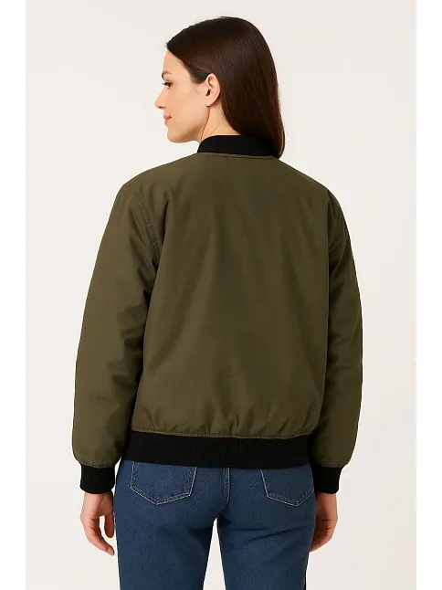 Kadın Bomber Mont Ceket – Fermuarlı, Kapitone İçi Astarlı, Su İtici Kumaş, Regular Fit, Yandan Cepli, Günlük Bahar & Kış Şık Rahat Stil - Haki