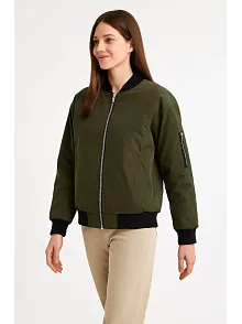 Kadın Bomber Mont Ceket – Fermuarlı, Kapitone İçi Astarlı, Su İtici Kumaş, Regular Fit, Yandan Cepli, Günlük Bahar & Kış Şık Rahat Stil - Haki