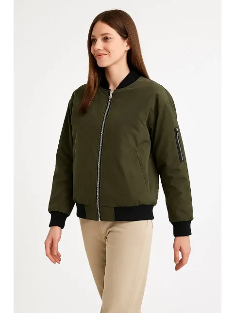 Kadın Bomber Mont Ceket – Fermuarlı, Kapitone İçi Astarlı, Su İtici Kumaş, Regular Fit, Yandan Cepli, Günlük Bahar & Kış Şık Rahat Stil - Haki